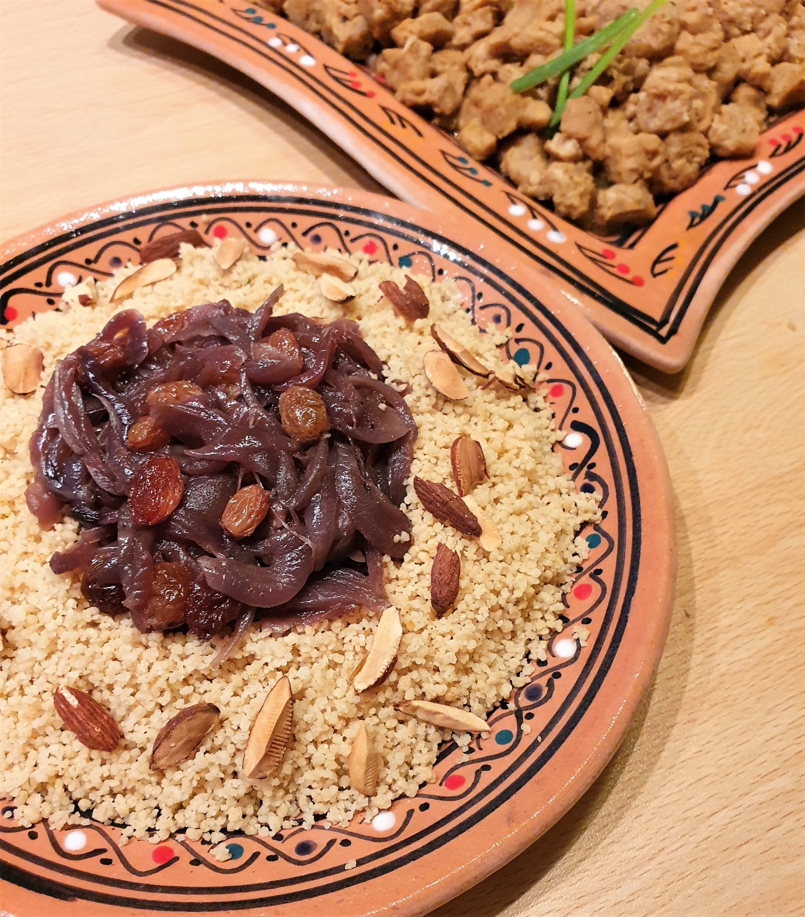 Couscous marocchino con cipolla caramellata speziata