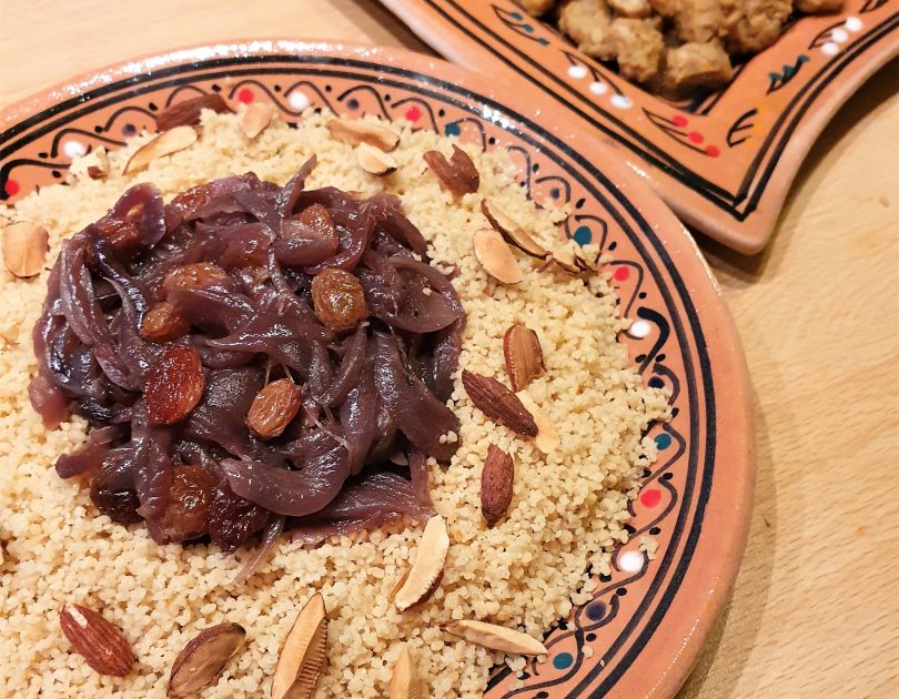Couscous marocchino con cipolla caramellata speziata